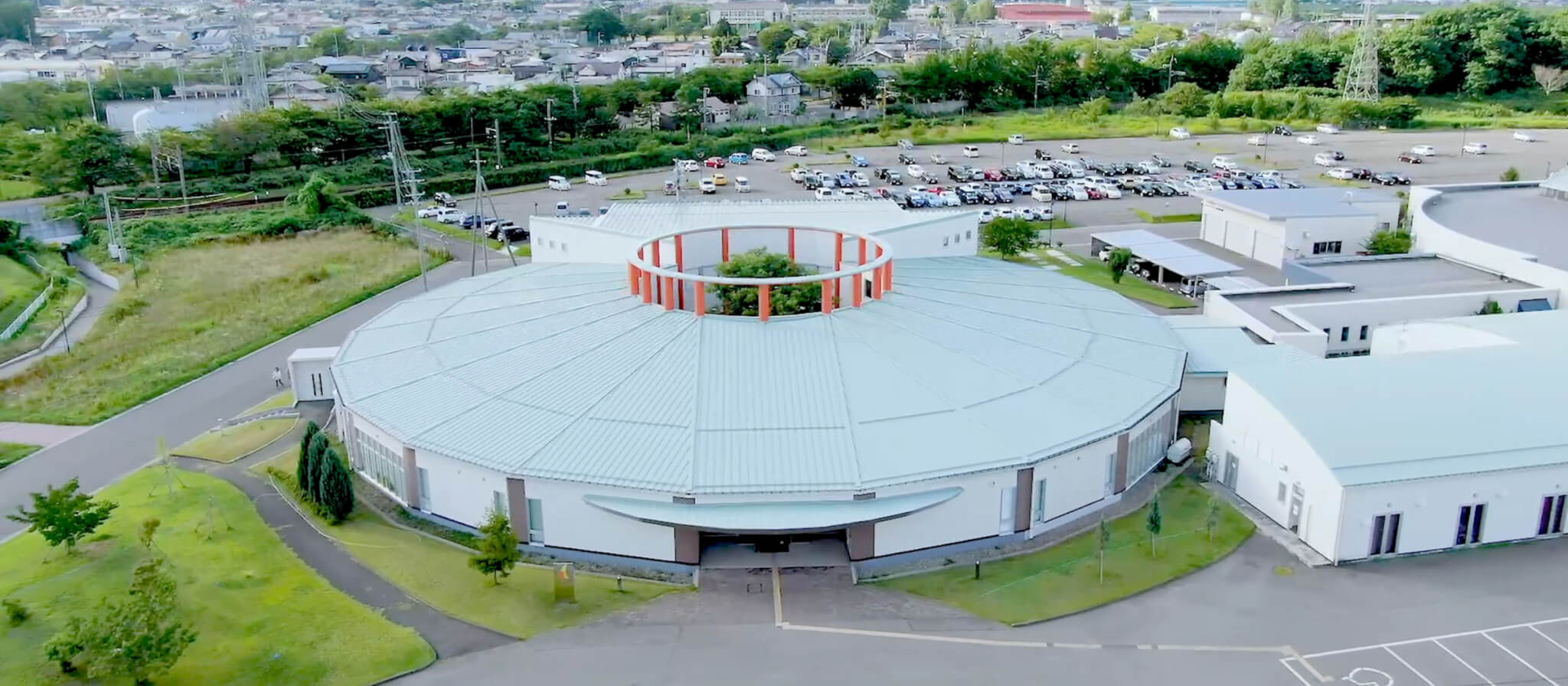 秋田BPO, 社屋外観, 鳥瞰写真