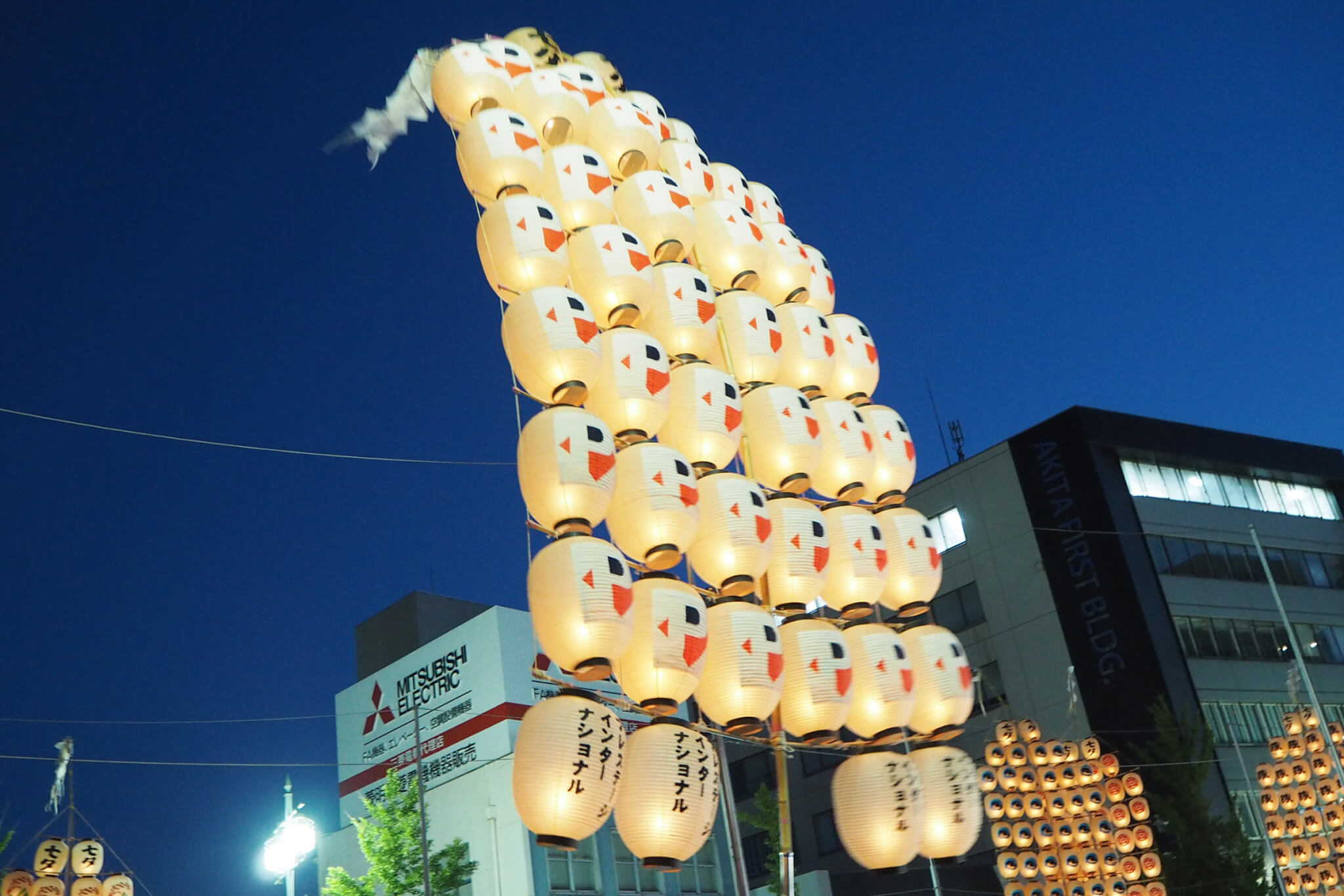 秋田BPO, 秋田竿燈まつり, プレステージ・インターナショナルのオリジナル提灯の写真